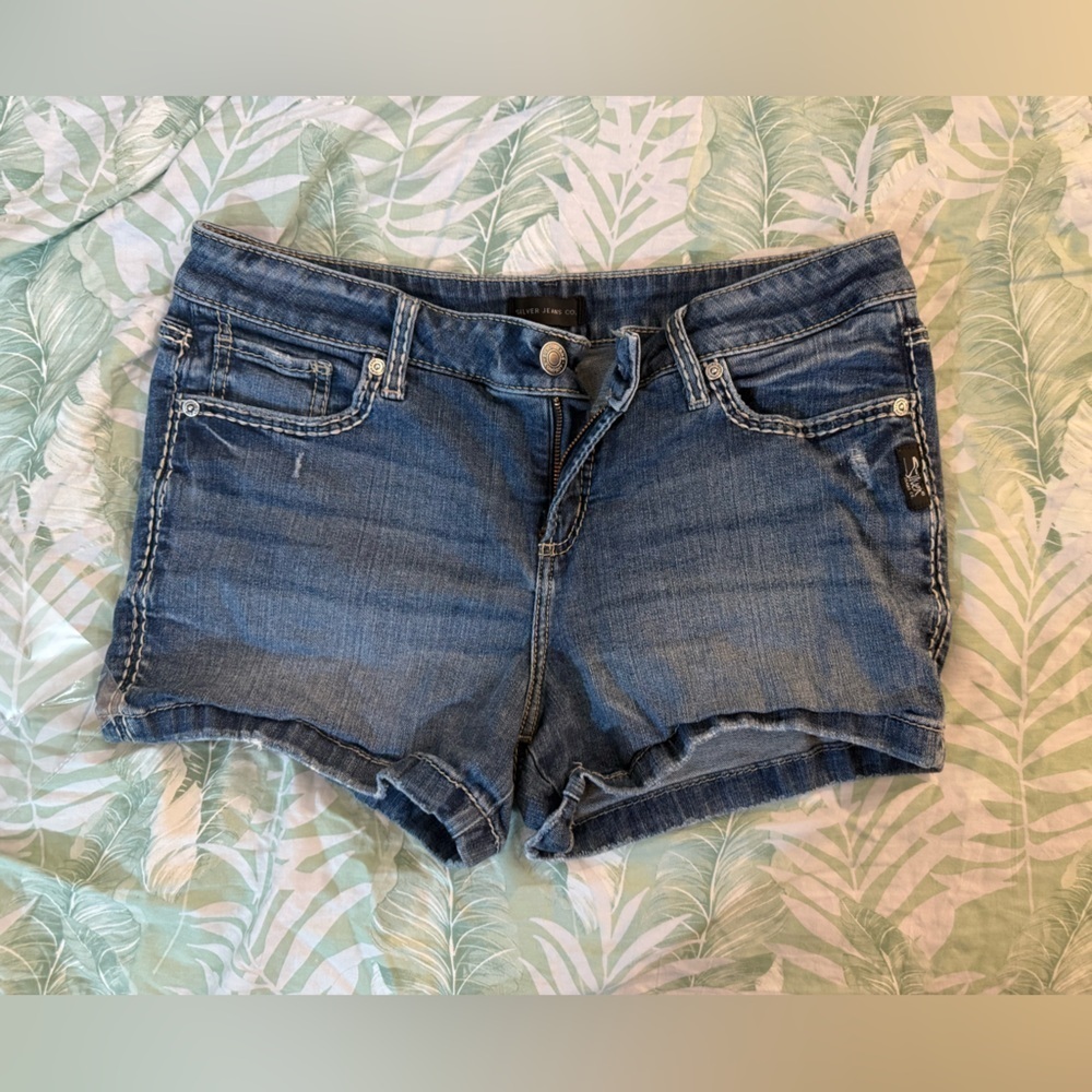 Silve Jeans denim shorts, Elyse style